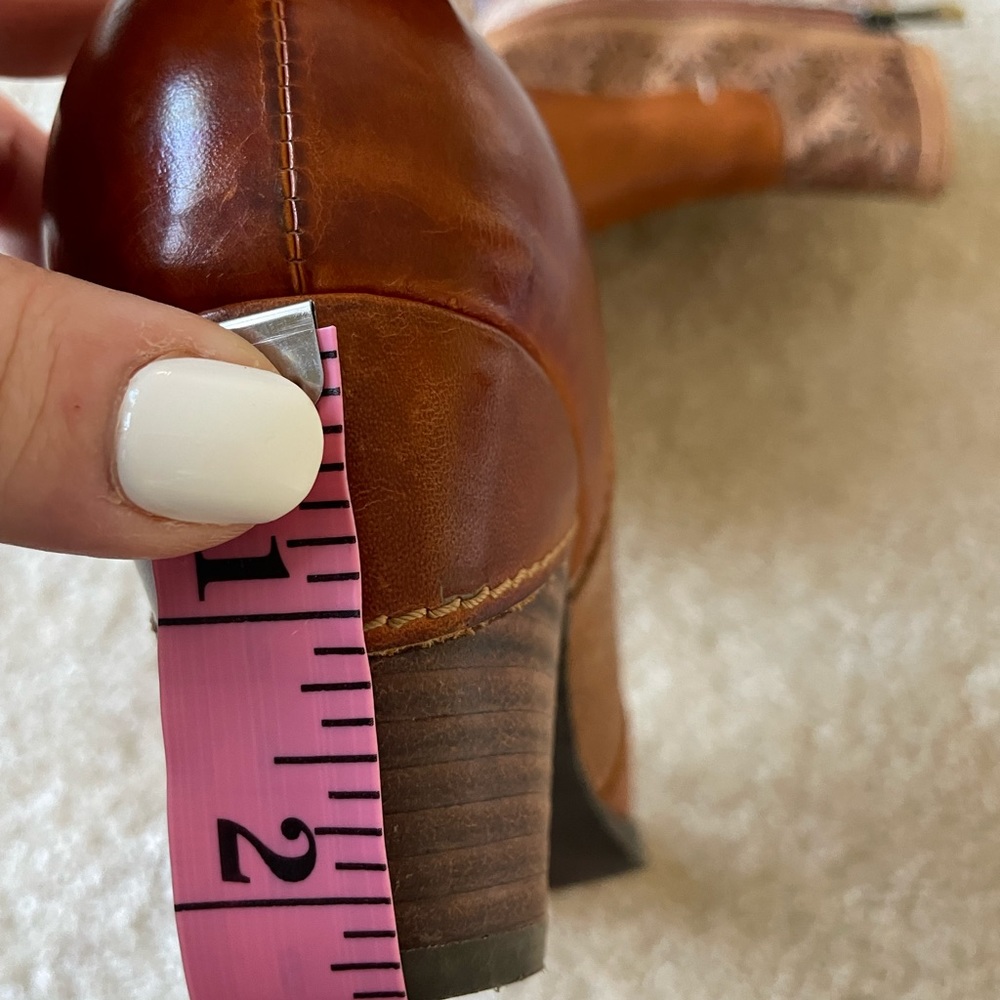 L’Artiste by Spring Step Belle Bootie. Women size 38 (7.5-8US) - Picture 10 of 11